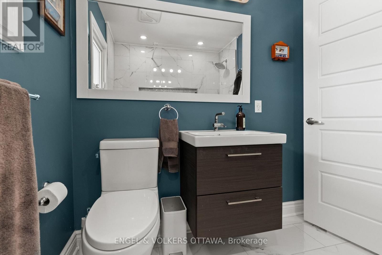 4624 ALBION ROAD Image 34