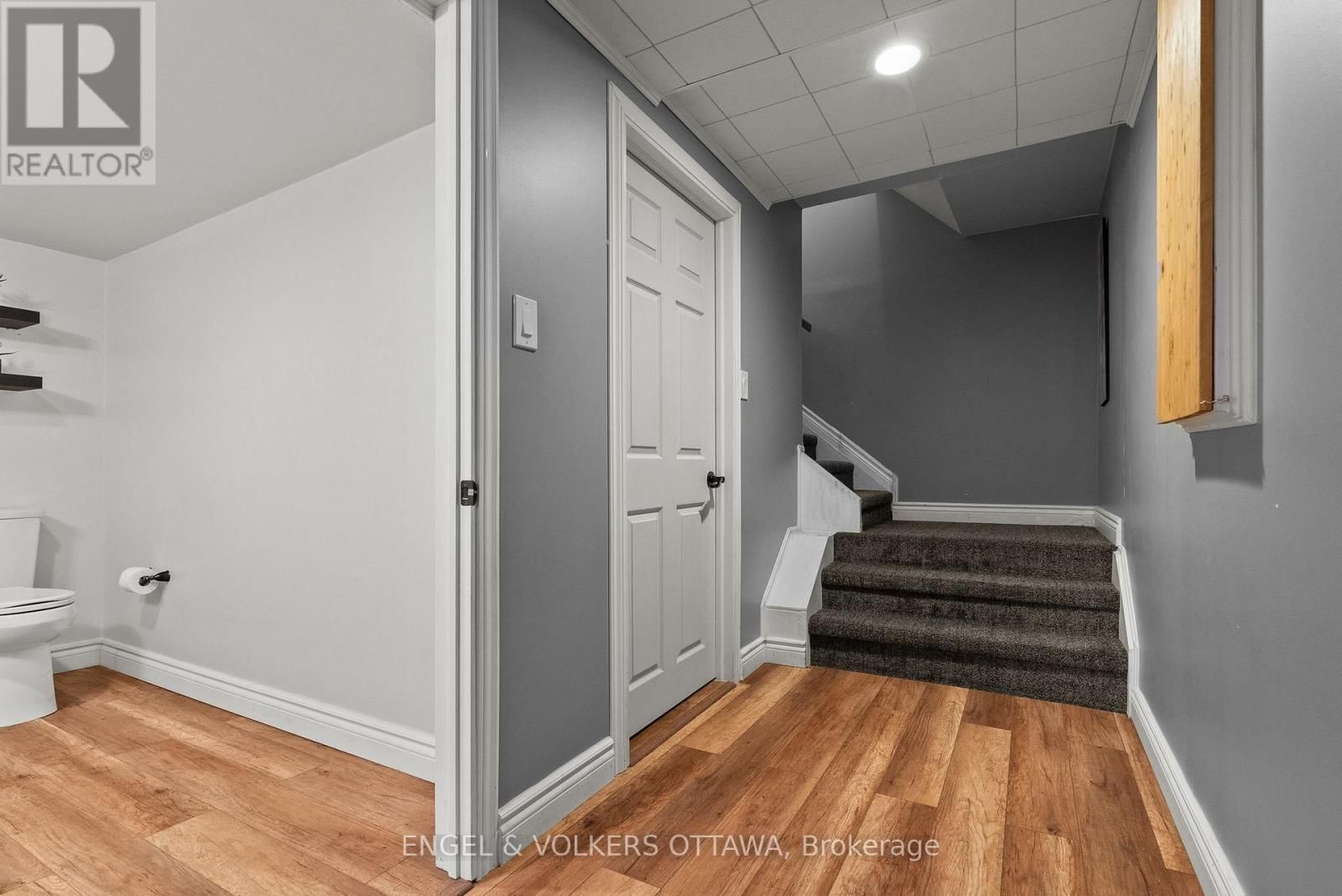 4624 ALBION ROAD Image 36