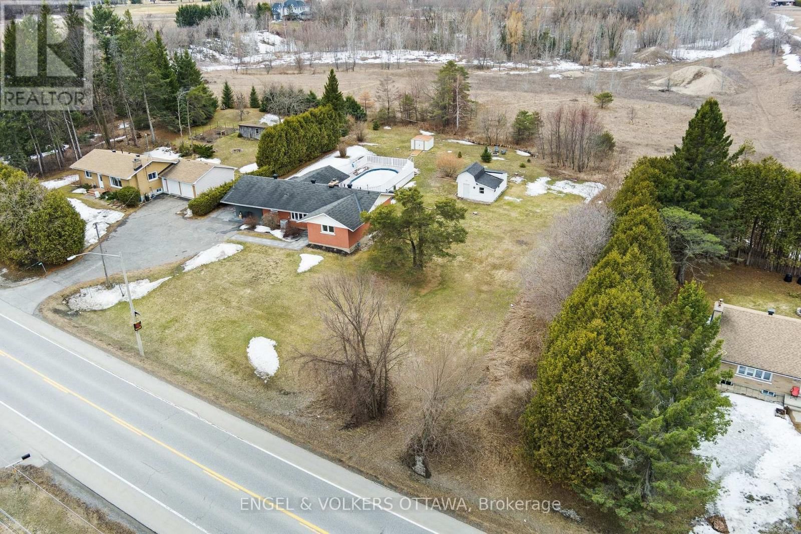 4624 ALBION ROAD Image 4