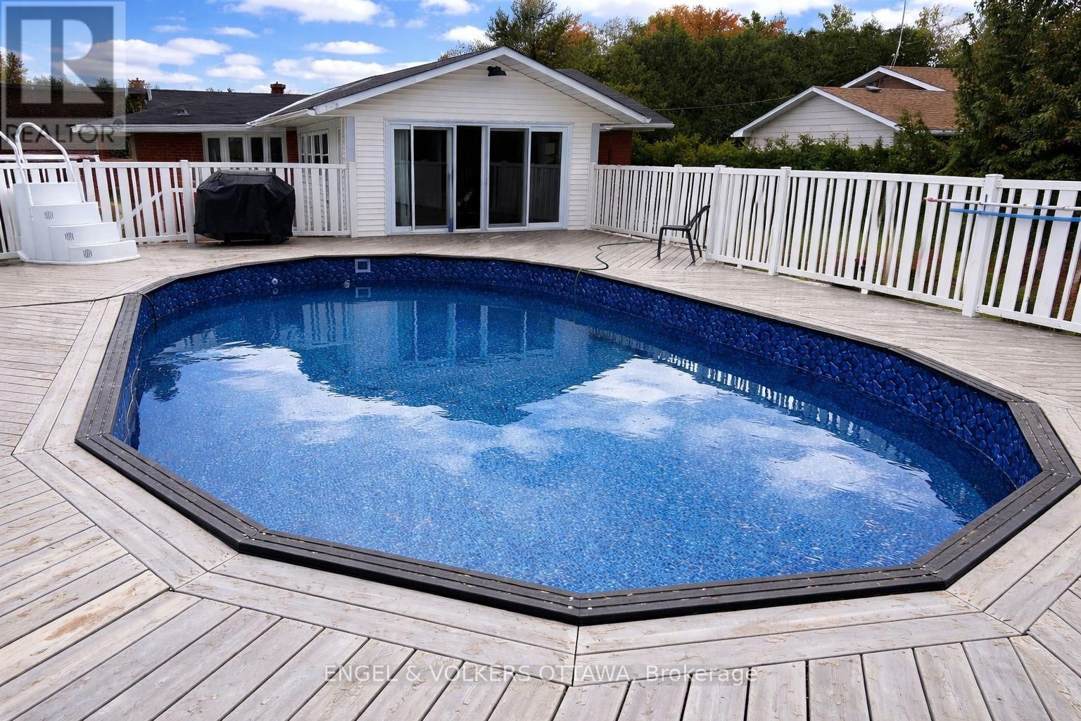 4624 ALBION ROAD Image 44