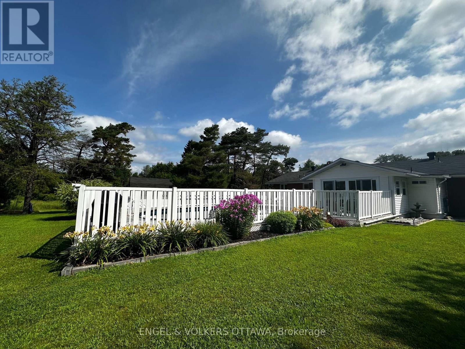 4624 ALBION ROAD Image 45