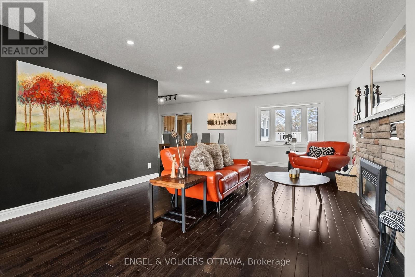 4624 ALBION ROAD Image 7