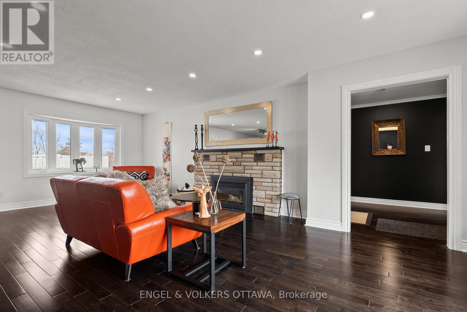 4624 ALBION ROAD Image 8