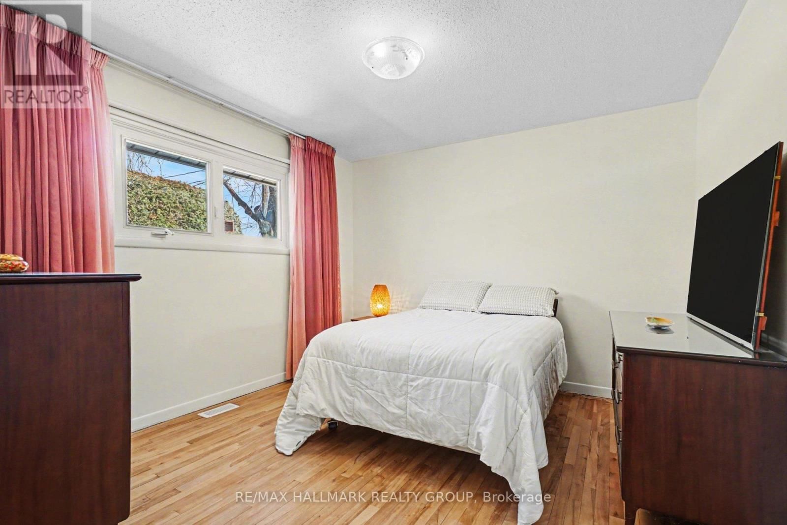 2354 FURBY AVENUE Image 15