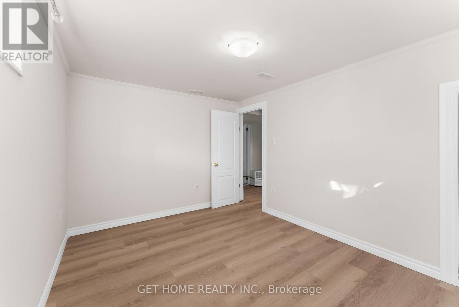 52 PATS LANE Image 36