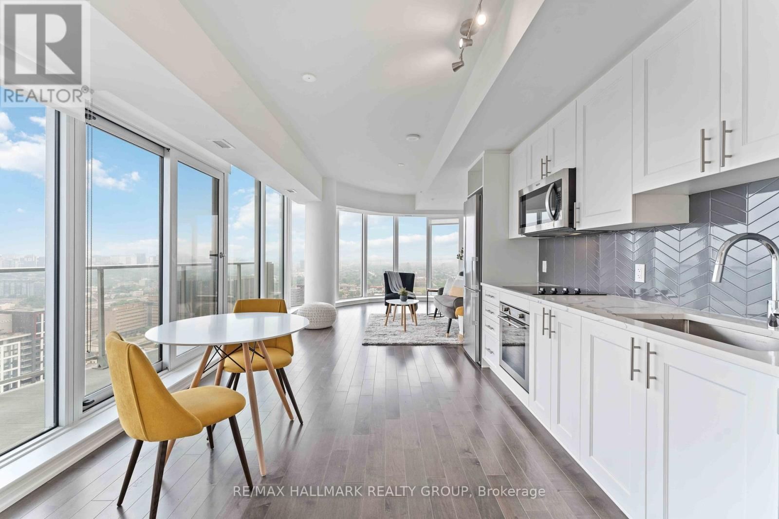 3108 - 805 CARLING AVENUE Image 4