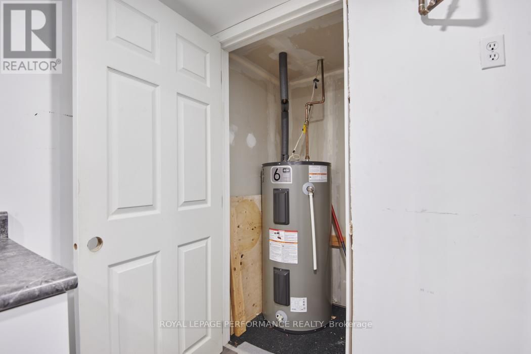 921 NOTRE DAME STREET Image 33