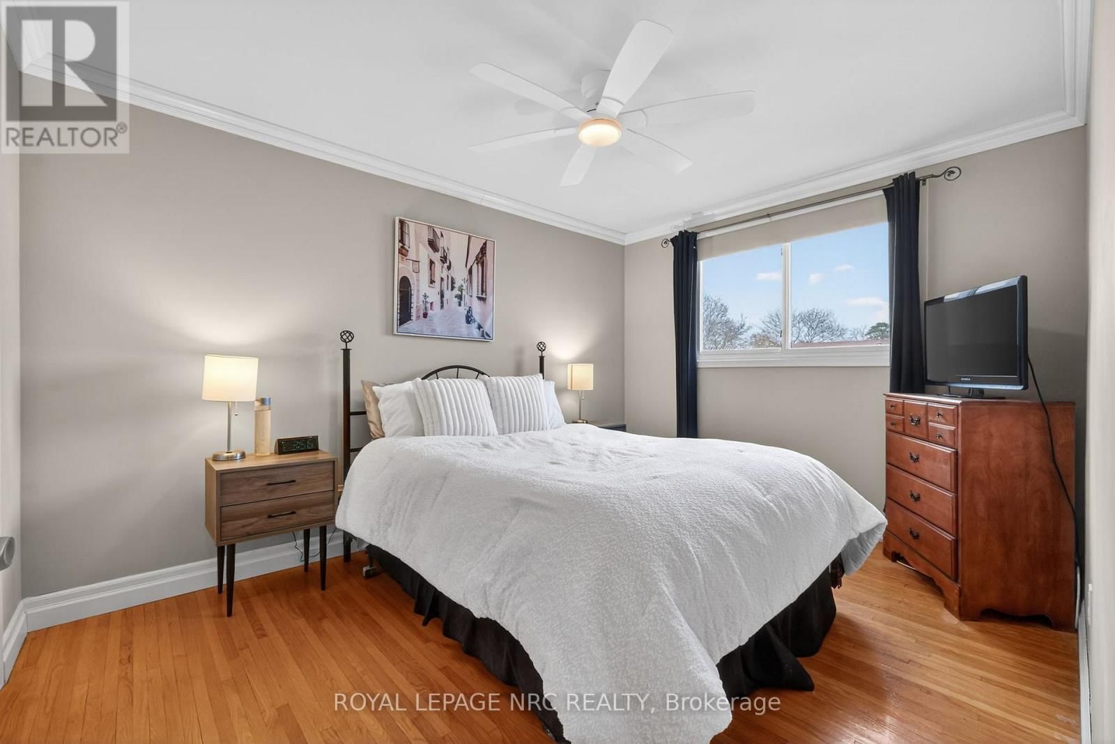 110 SHERMAN DRIVE Image 16