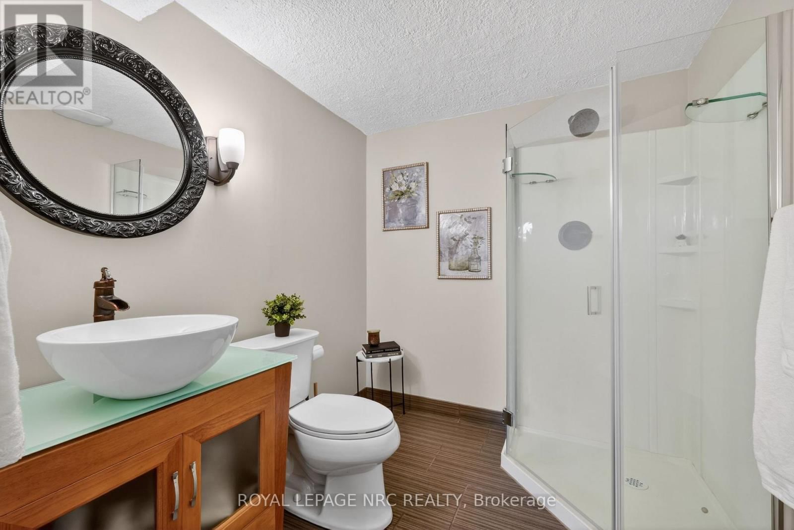 110 SHERMAN DRIVE Image 24