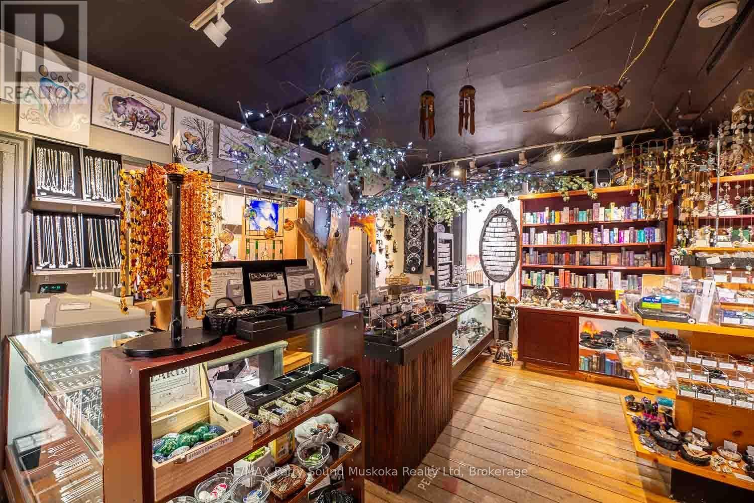 156 ONTARIO STREET Image 9