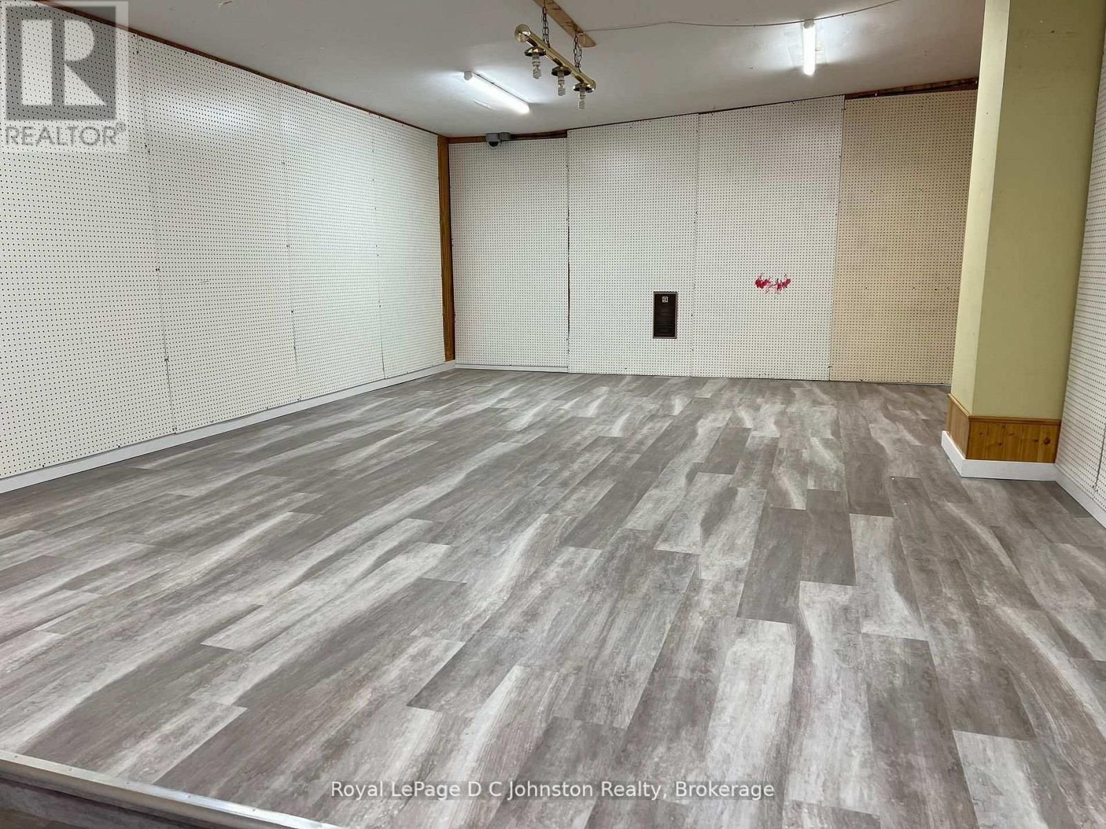 3643 21 HIGHWAY Image 15