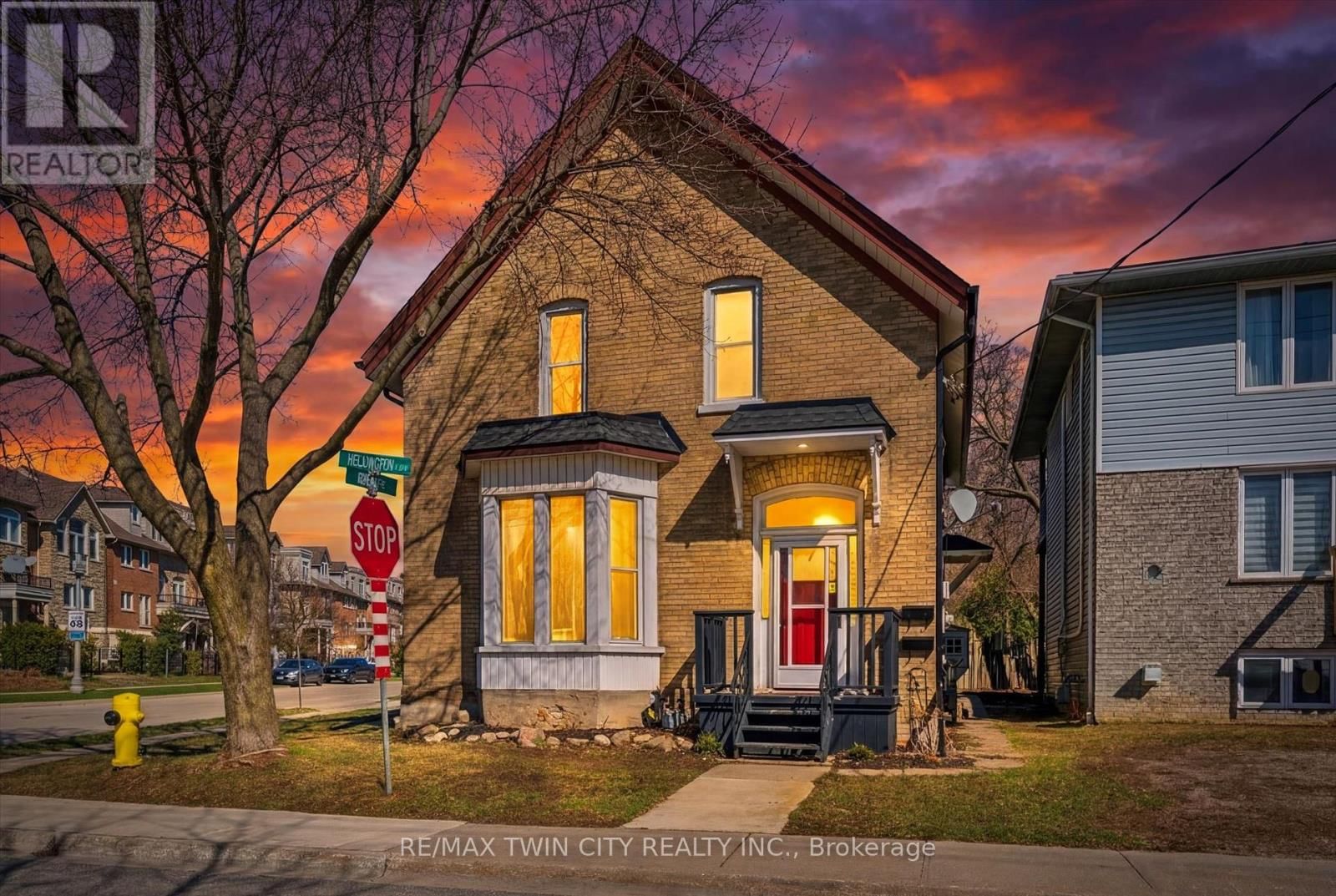 101 WELLINGTON SOUTH Image 1