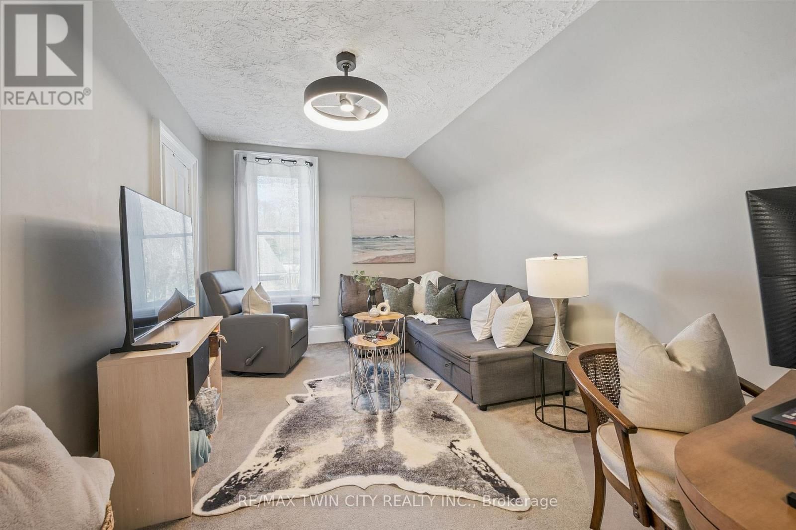 101 WELLINGTON SOUTH Image 14