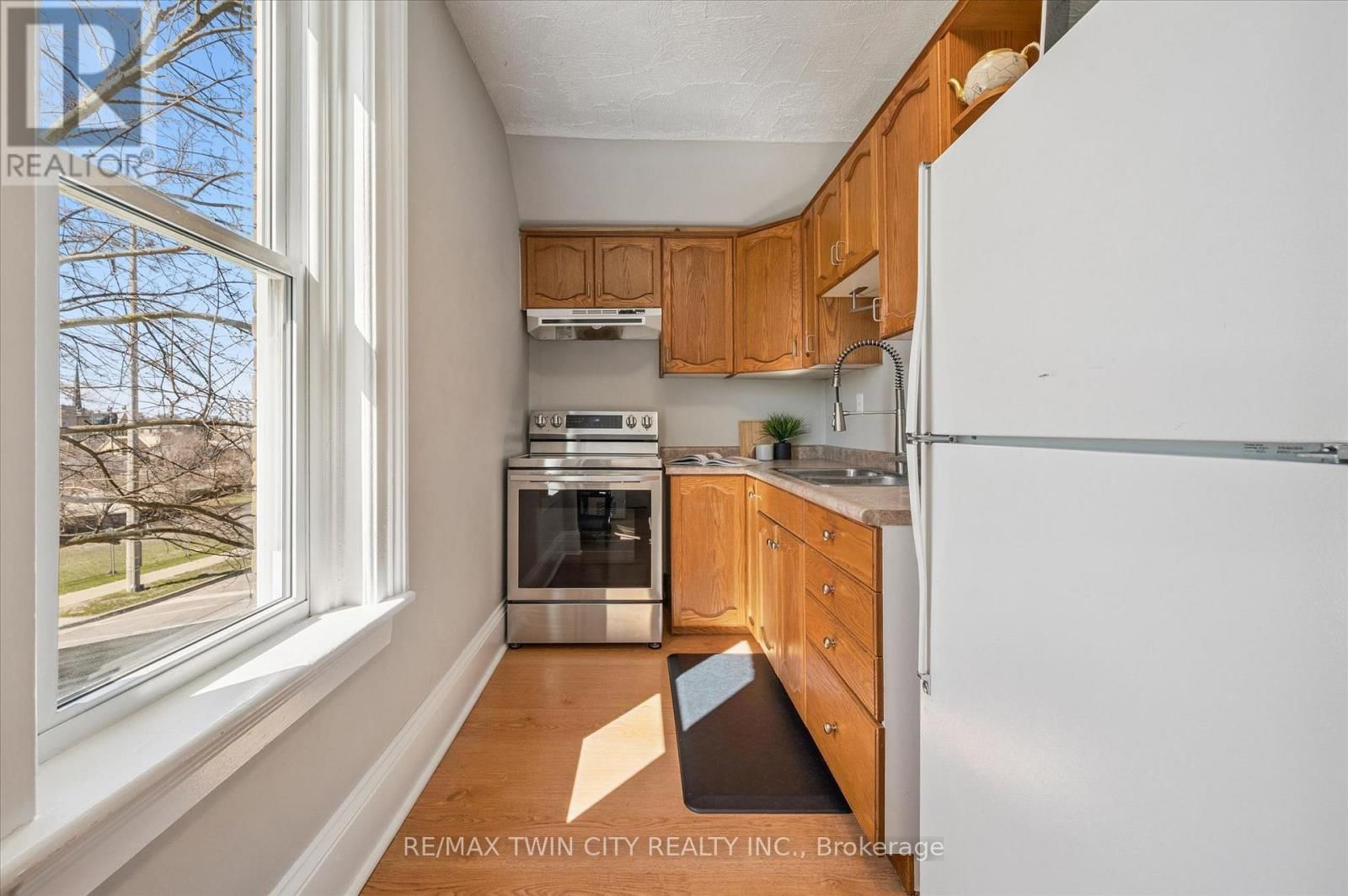 101 WELLINGTON SOUTH Image 19