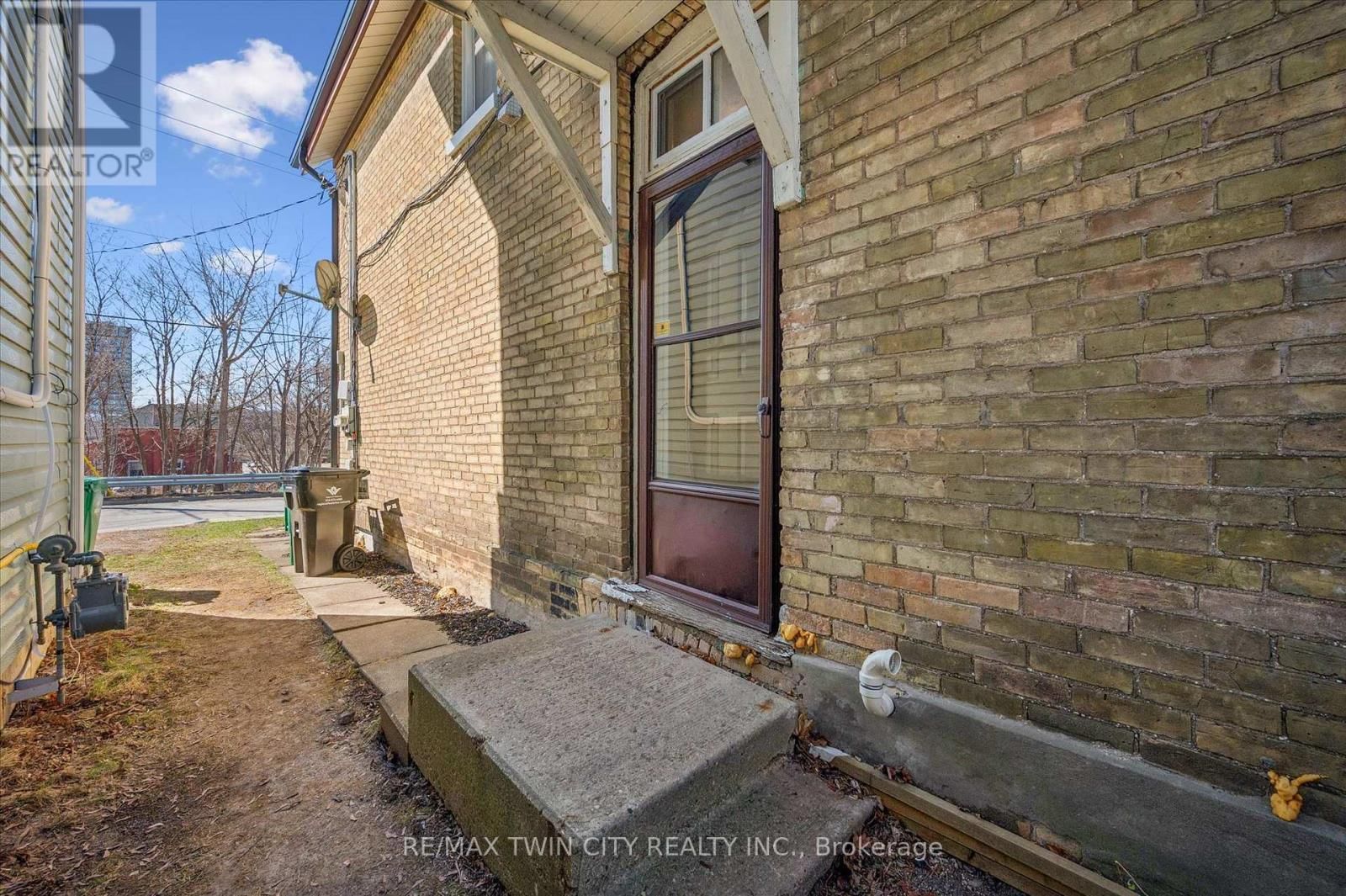 101 WELLINGTON SOUTH Image 27