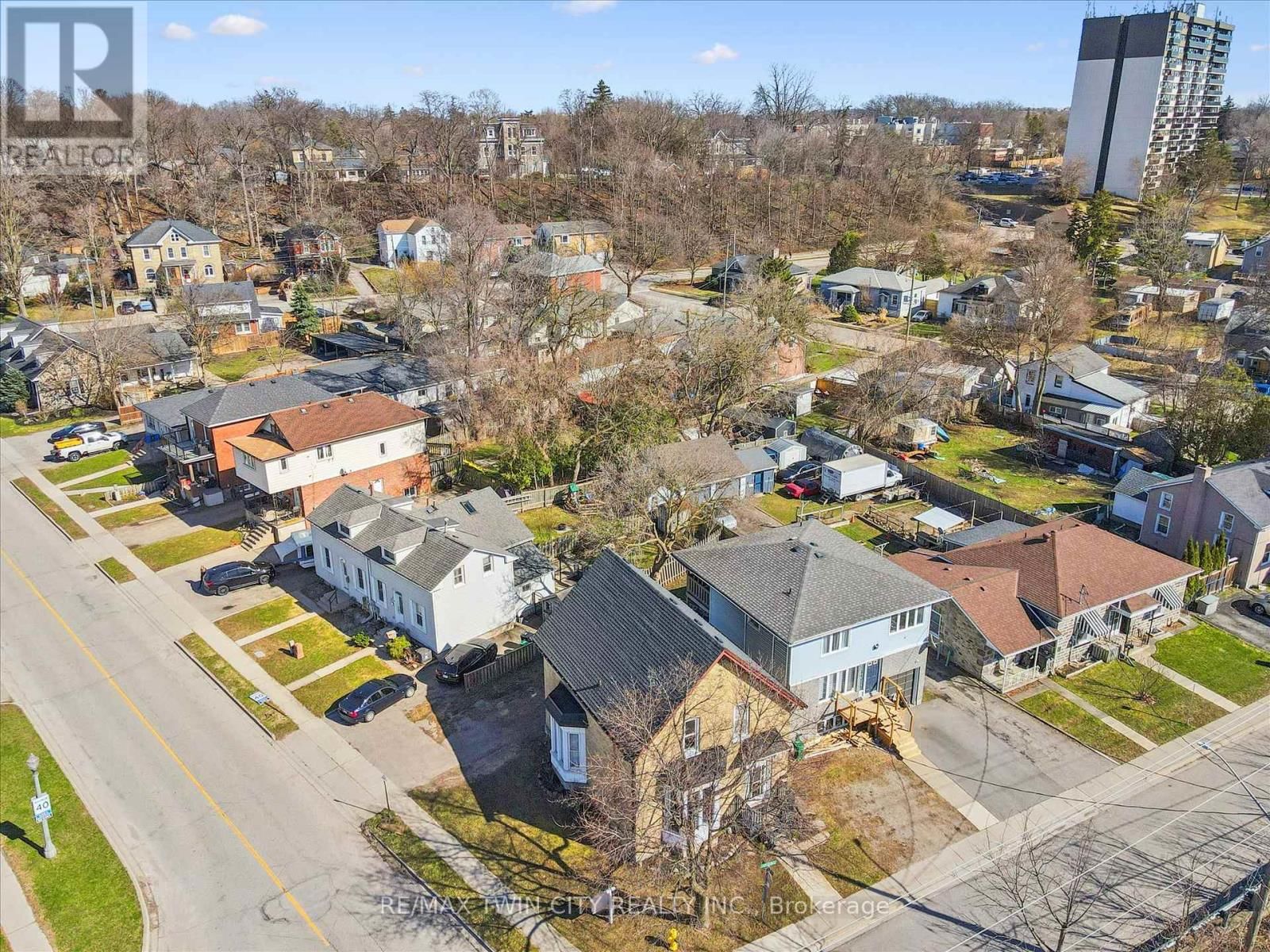 101 WELLINGTON SOUTH Image 32