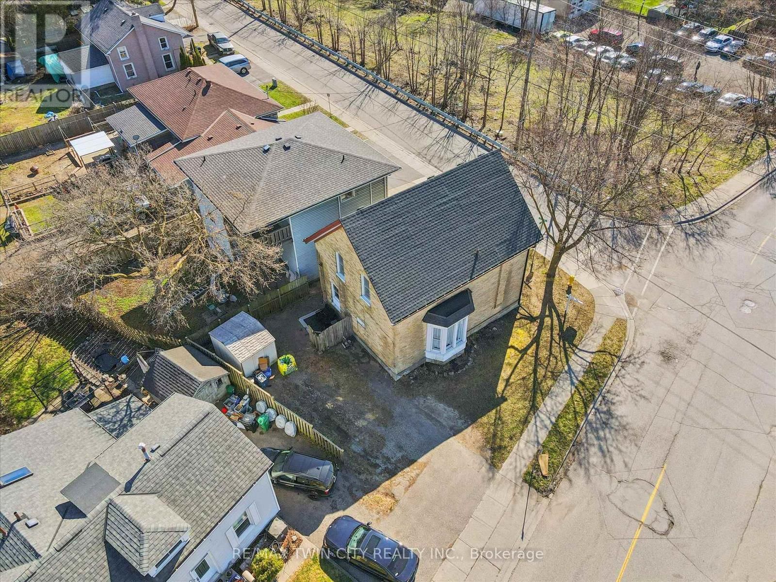 101 WELLINGTON SOUTH Image 34