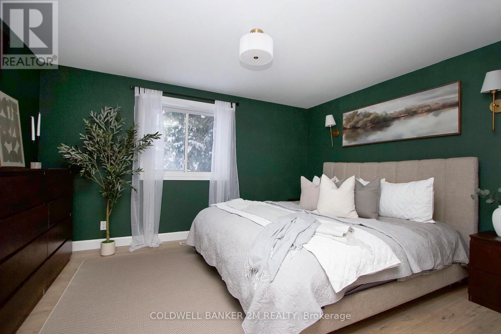 812 BURNHAM STREET Image 18