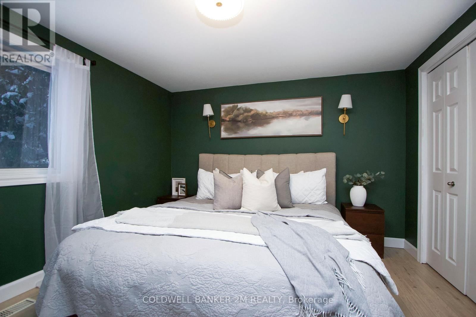 812 BURNHAM STREET Image 19