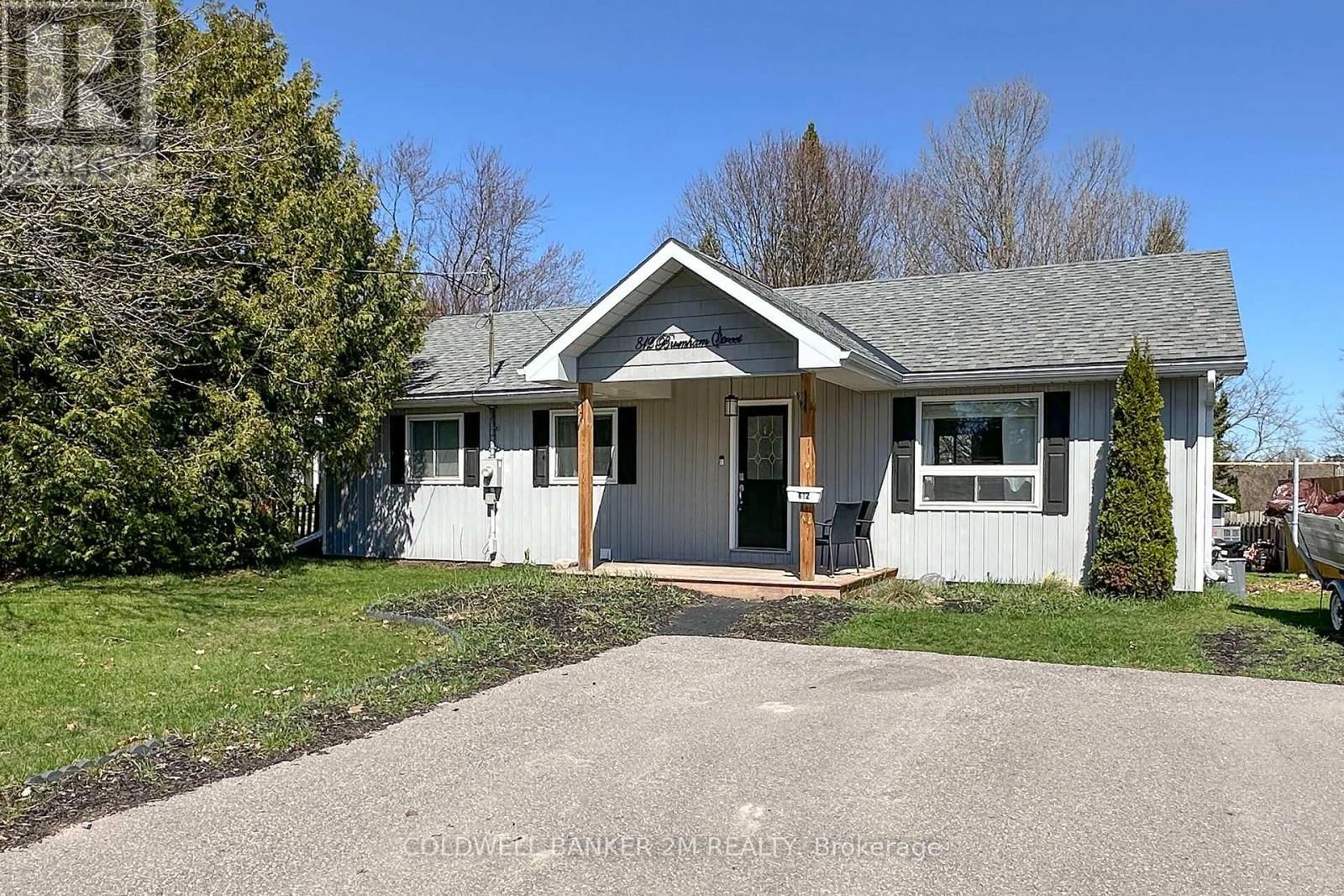 812 BURNHAM STREET Image 2