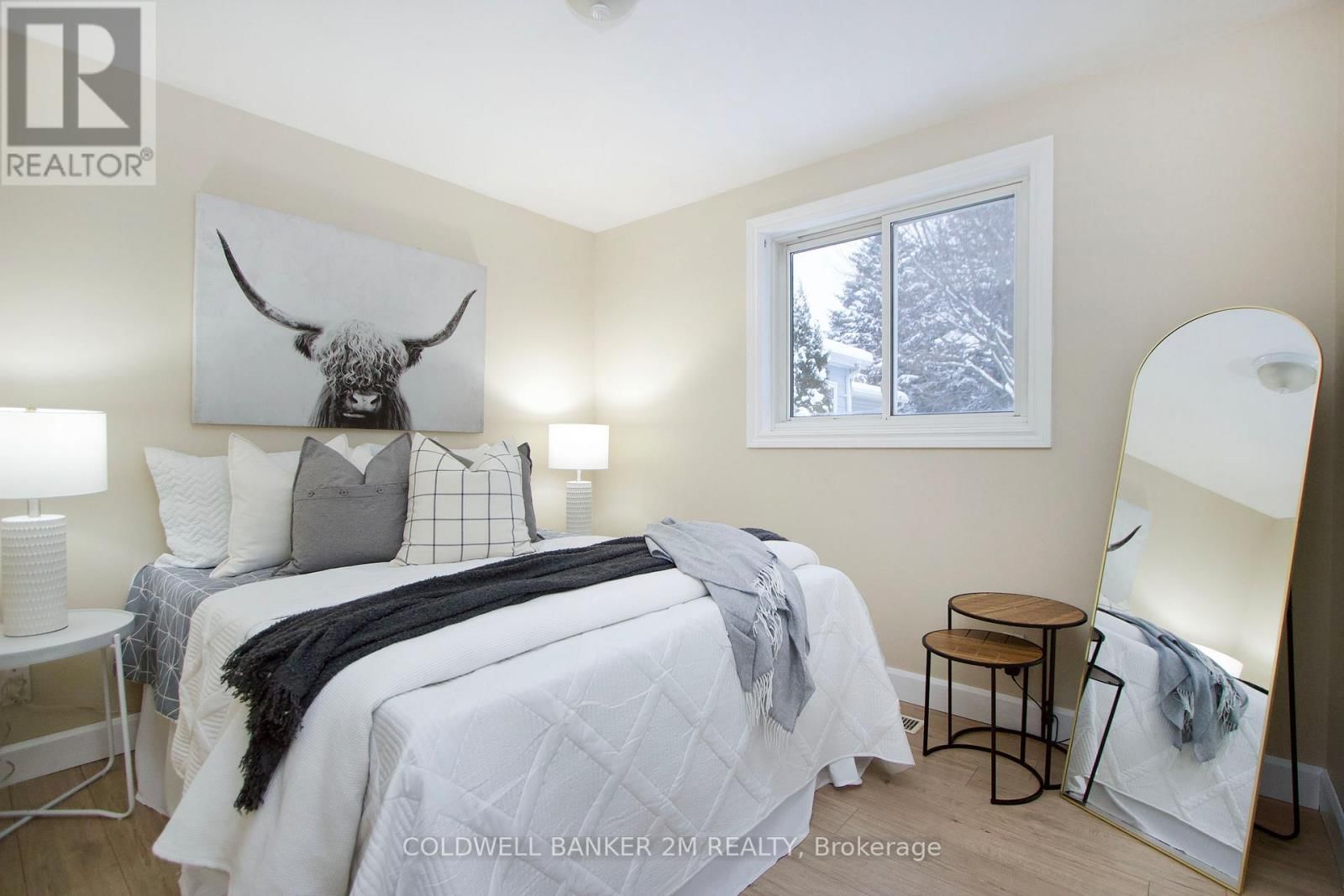 812 BURNHAM STREET Image 20