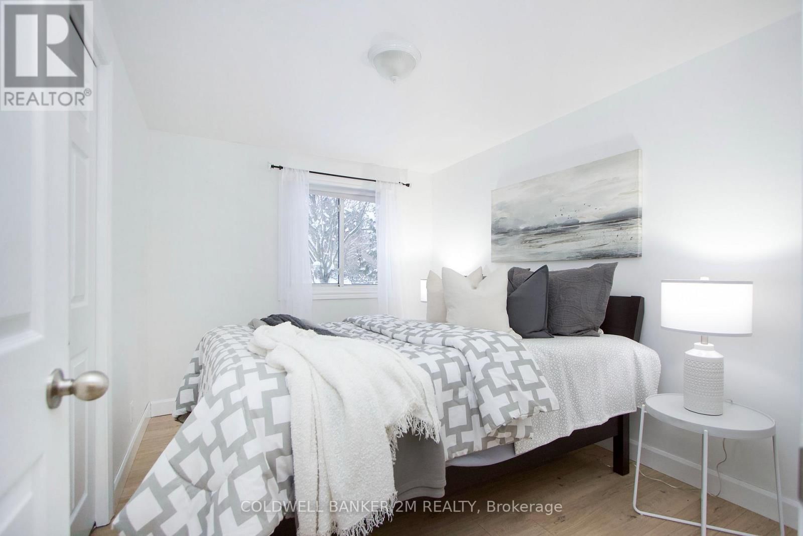 812 BURNHAM STREET Image 21