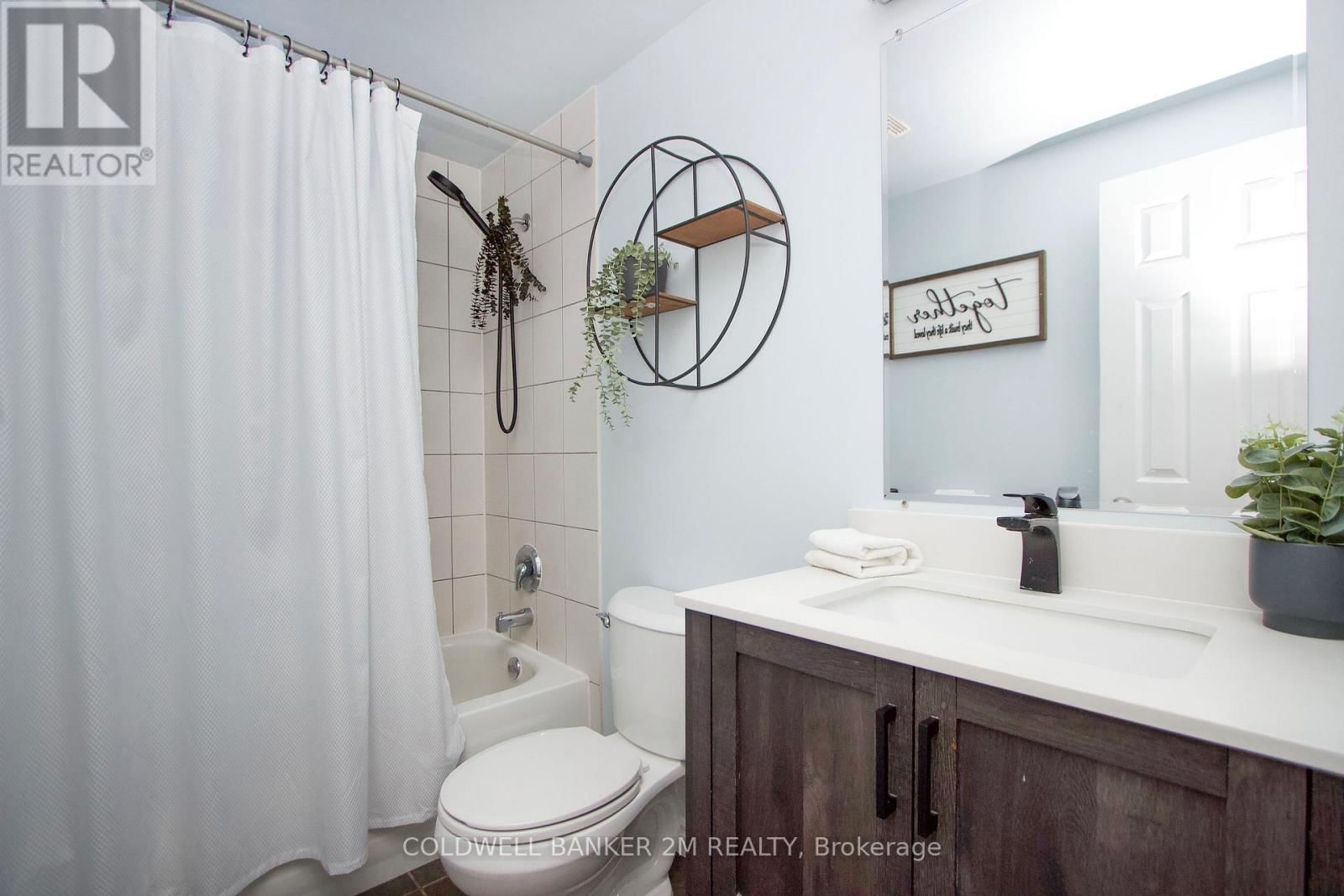 812 BURNHAM STREET Image 22