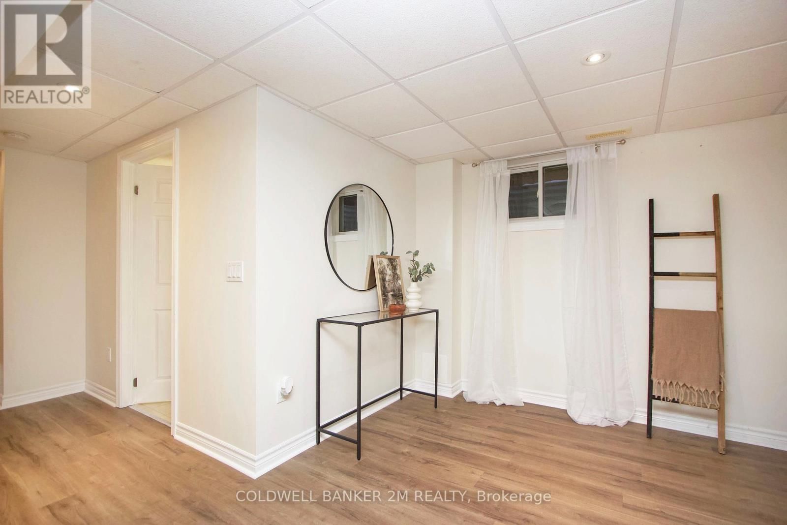 812 BURNHAM STREET Image 29