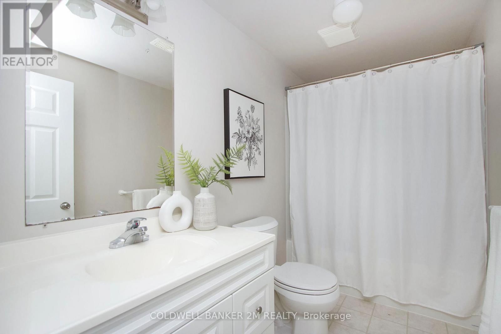 812 BURNHAM STREET Image 31