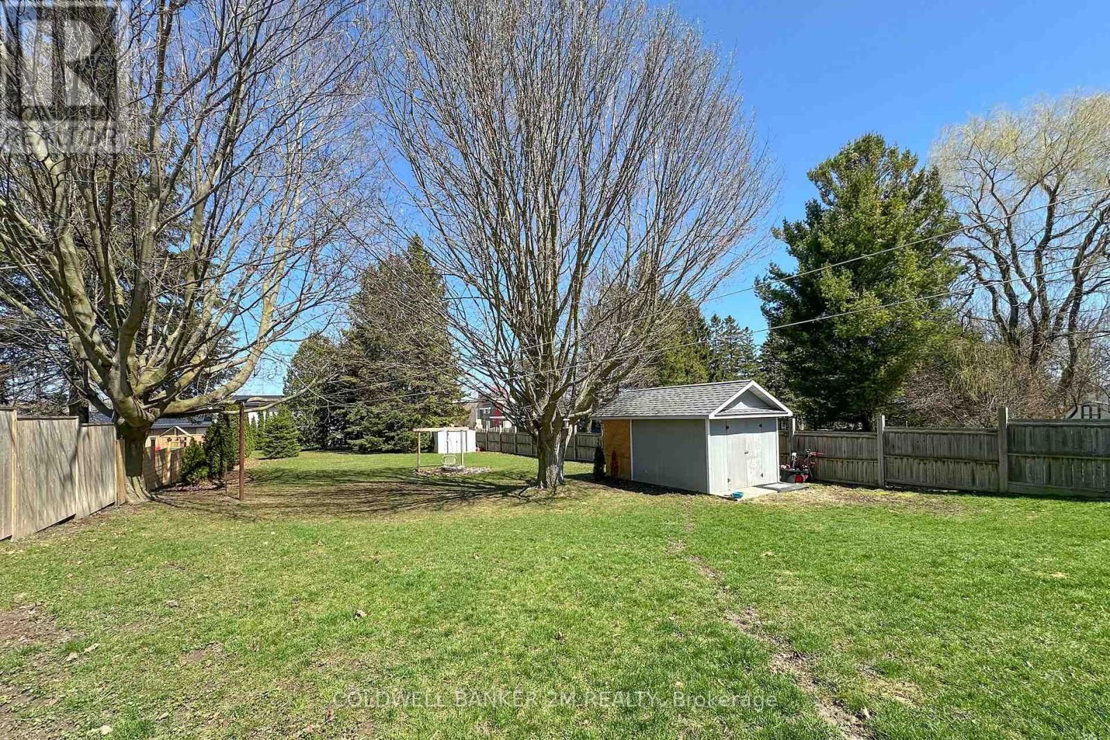 812 BURNHAM STREET Image 35