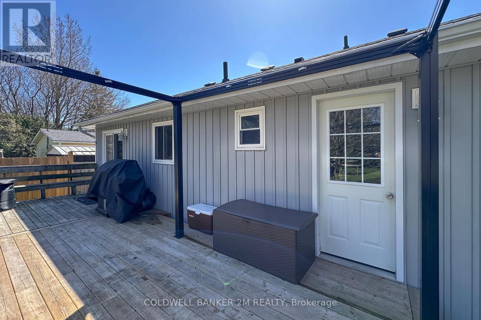 812 BURNHAM STREET Image 41