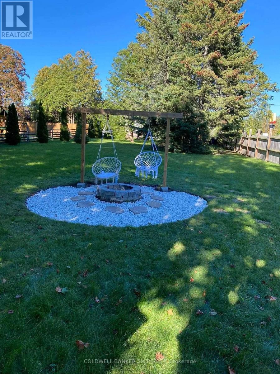 812 BURNHAM STREET Image 42