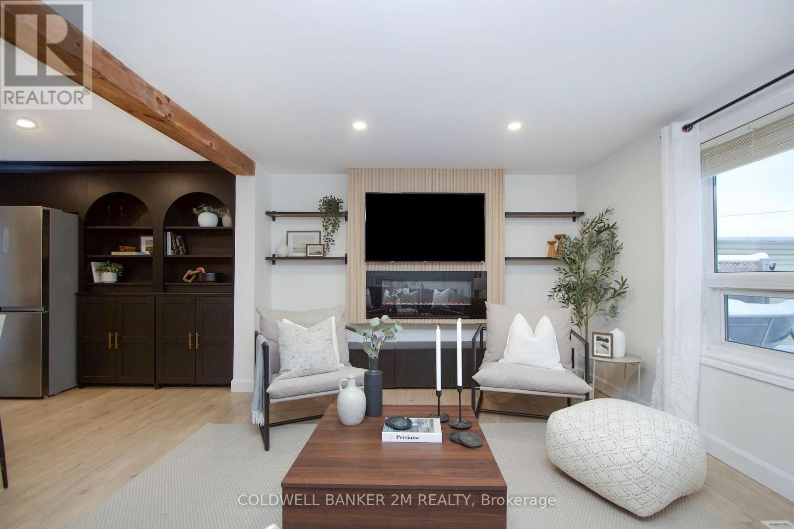 812 BURNHAM STREET Image 5