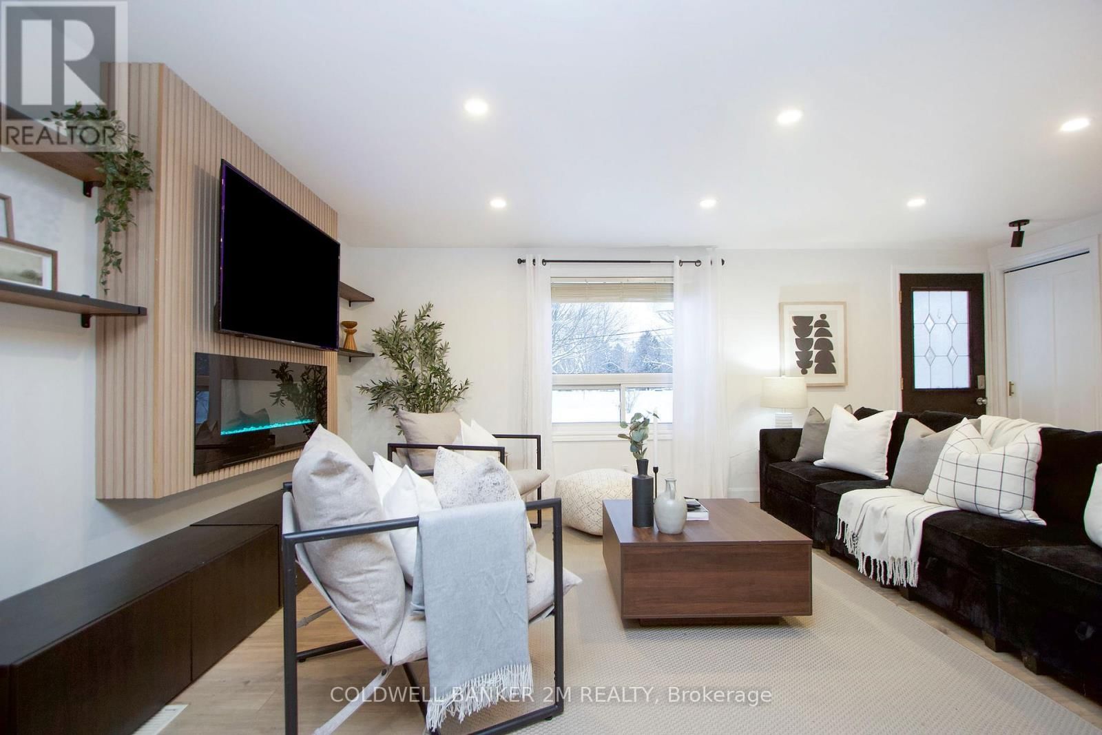 812 BURNHAM STREET Image 6