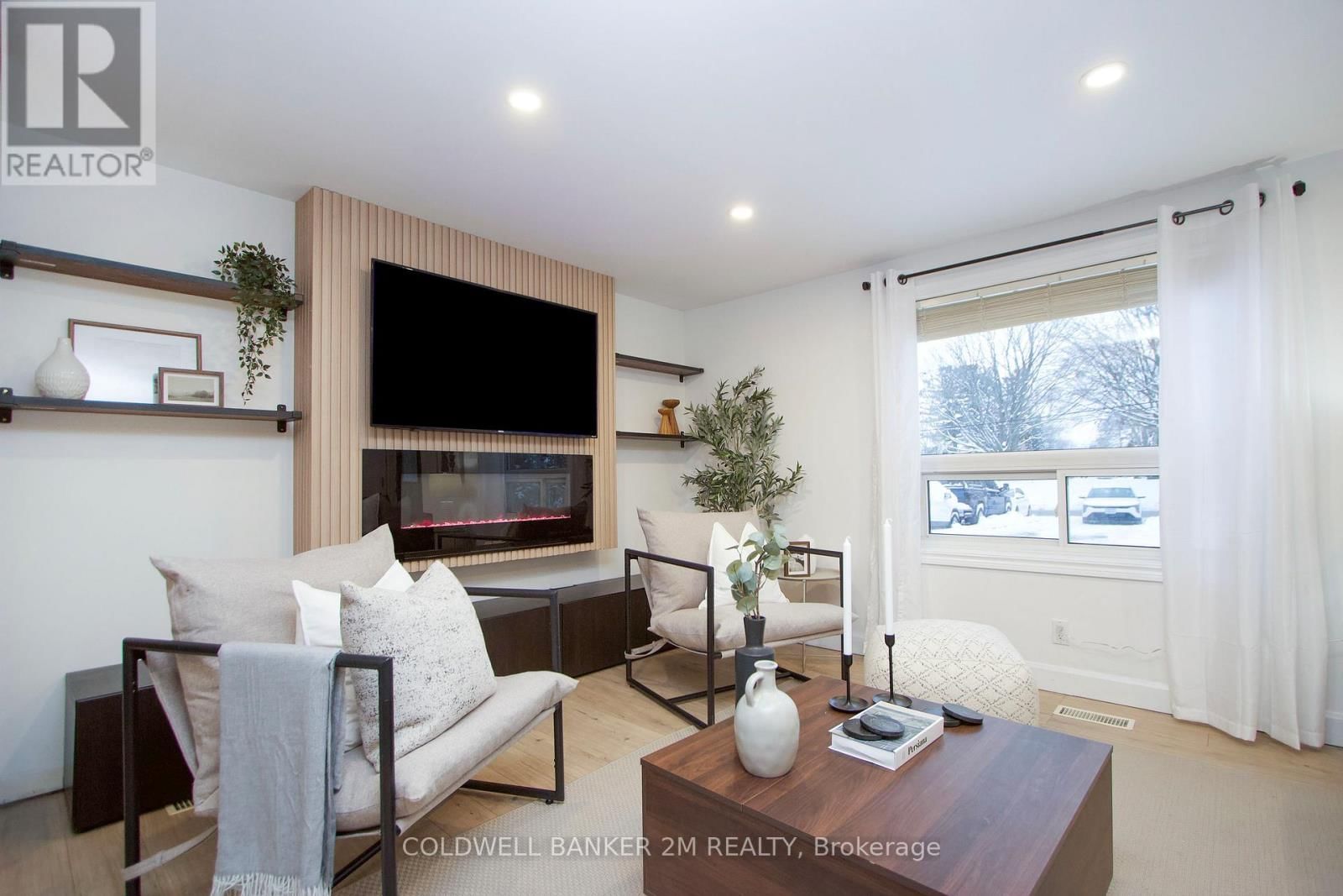 812 BURNHAM STREET Image 7