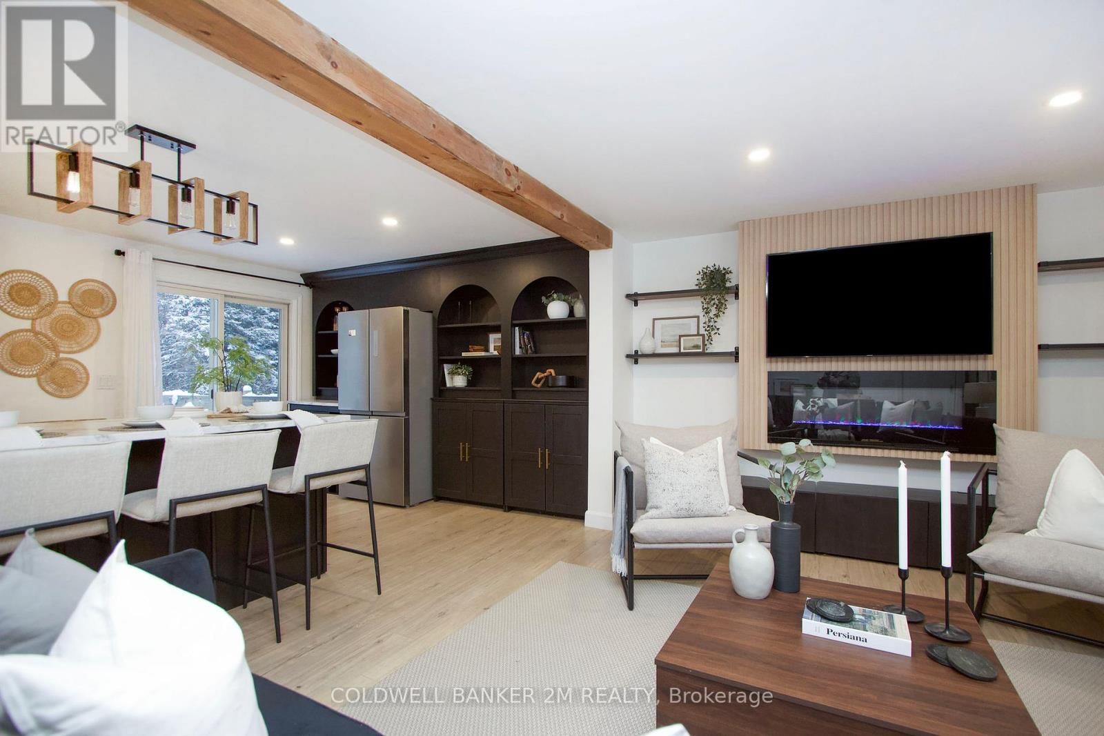 812 BURNHAM STREET Image 8