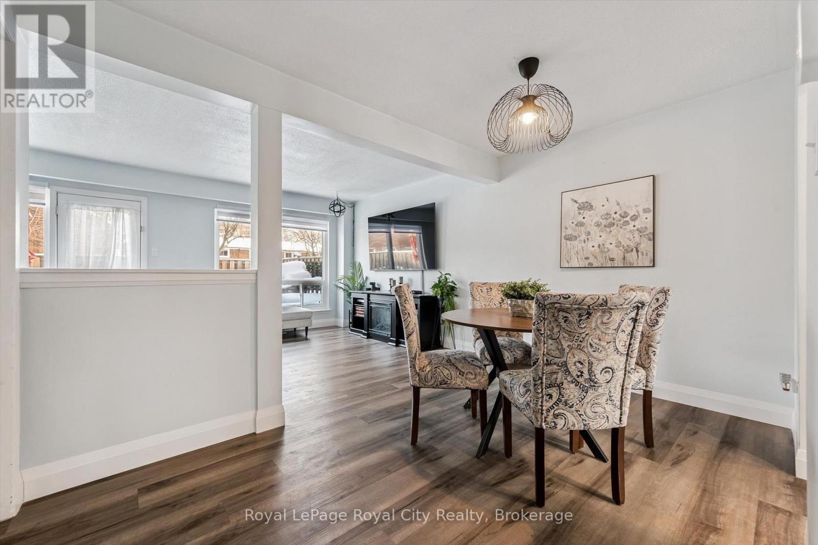 30 - 121 BAGOT STREET Image 10