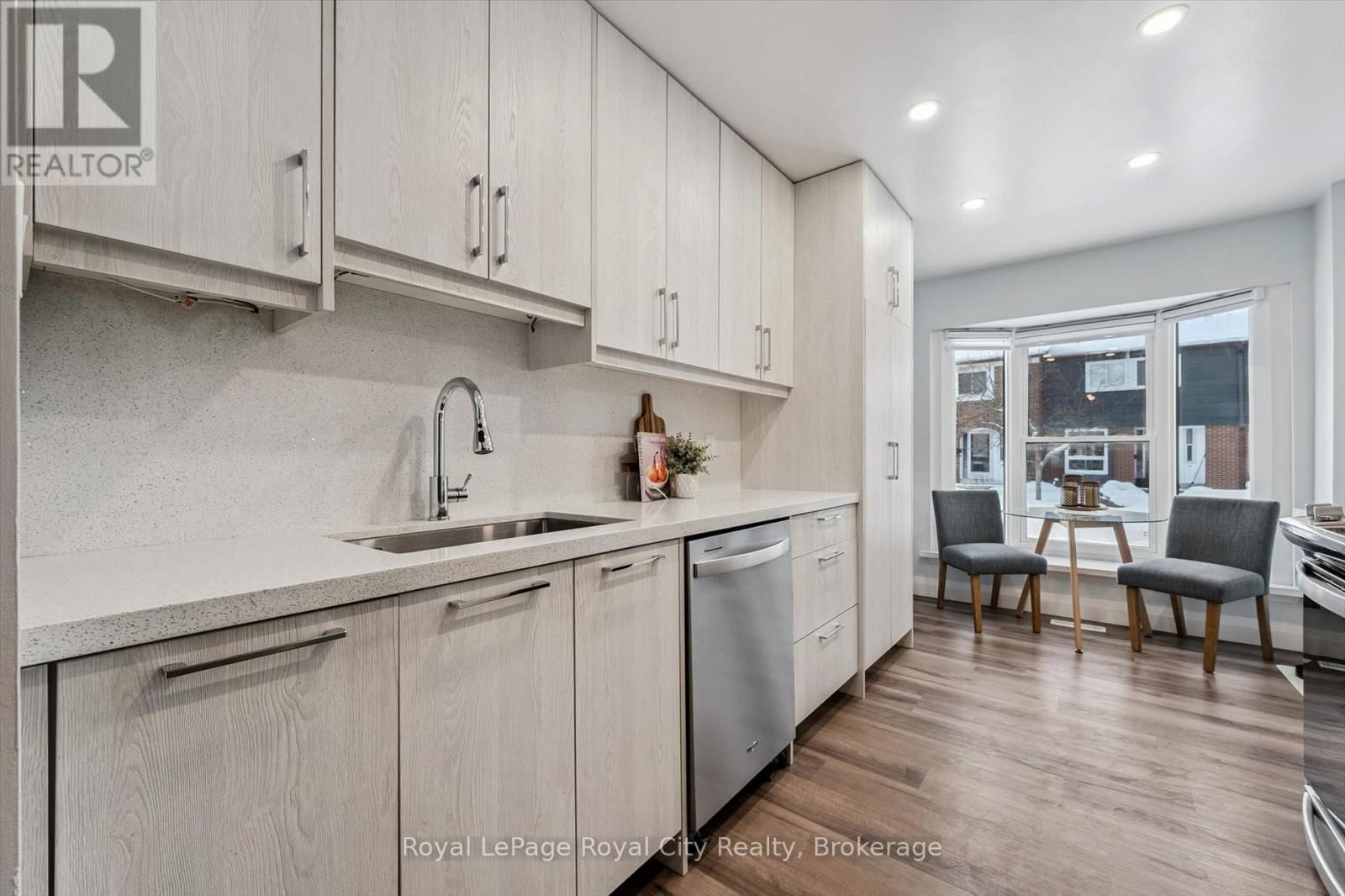 30 - 121 BAGOT STREET Image 12