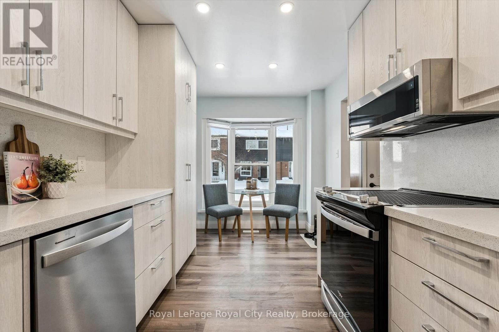 30 - 121 BAGOT STREET Image 14