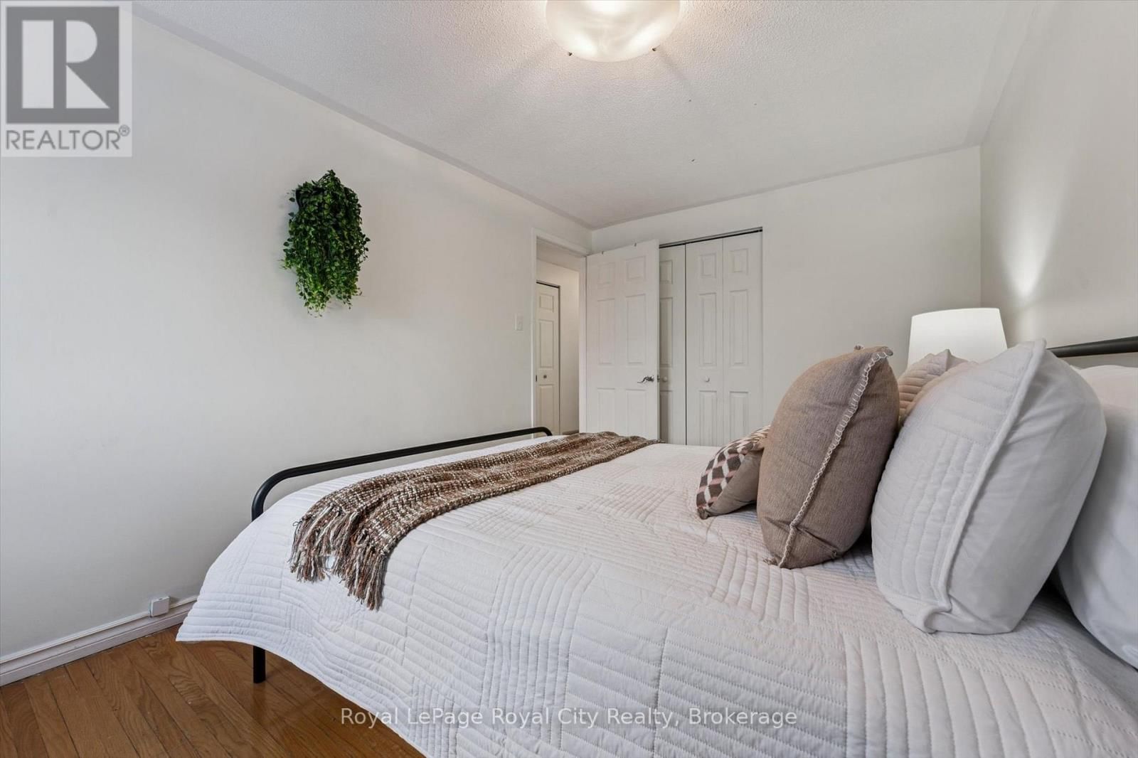 30 - 121 BAGOT STREET Image 26