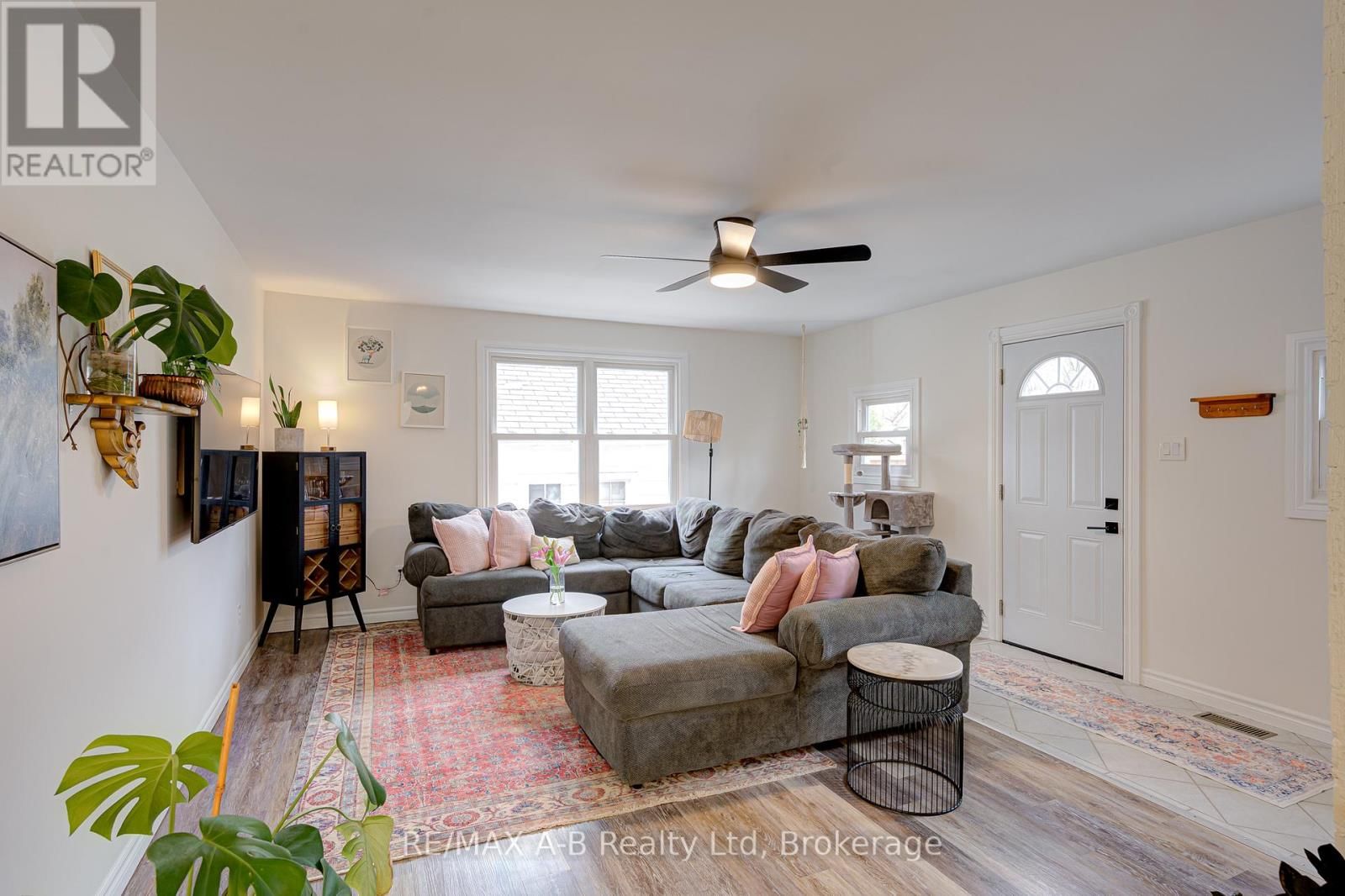 25 ASH STREET Image 18