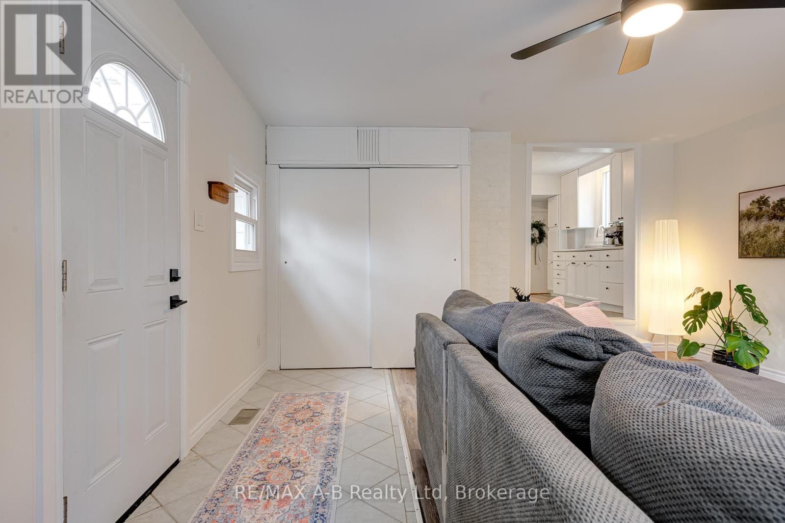 25 ASH STREET Image 20