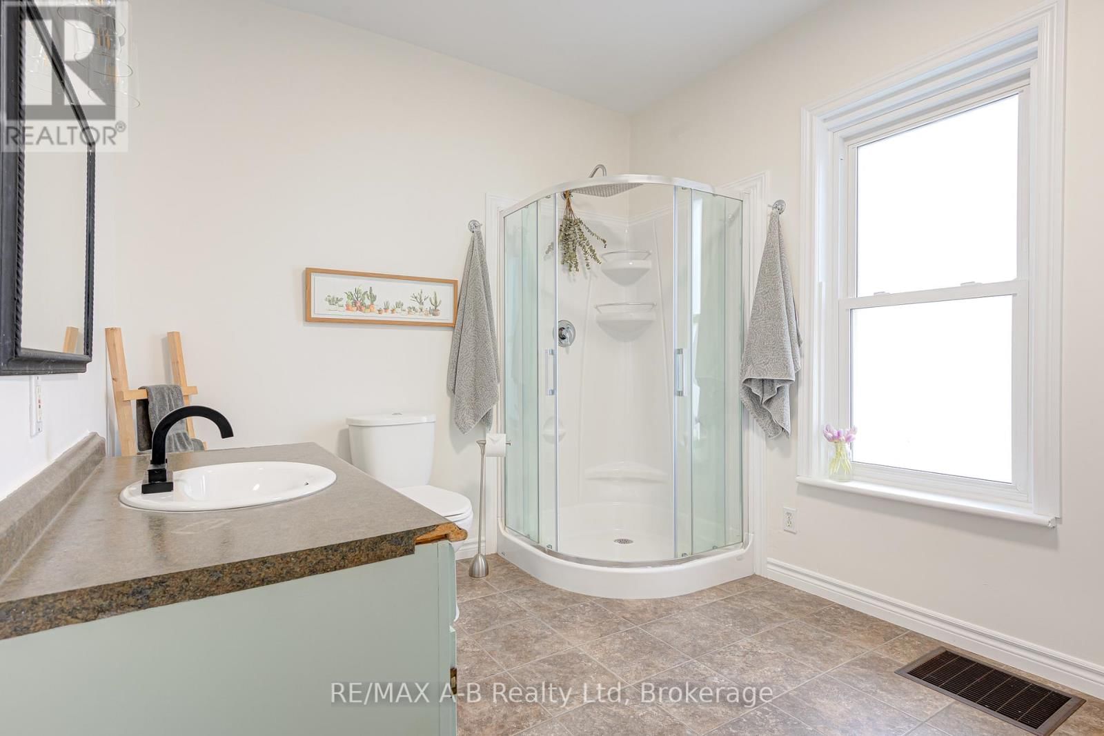 25 ASH STREET Image 23