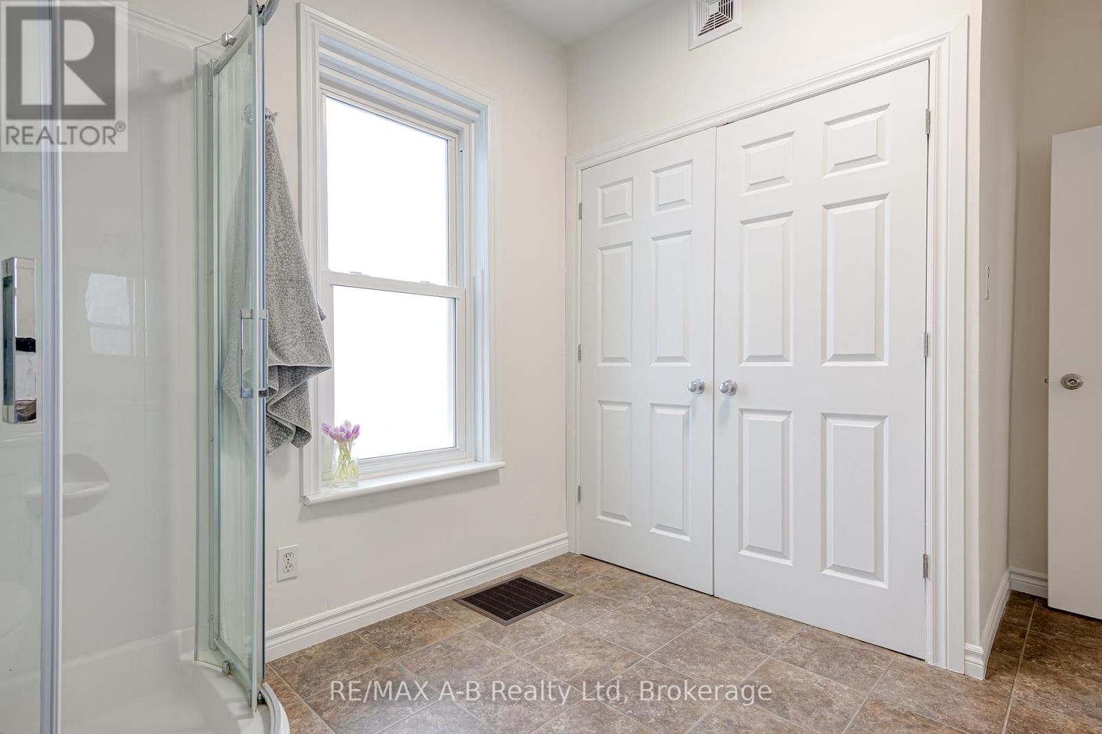 25 ASH STREET Image 24