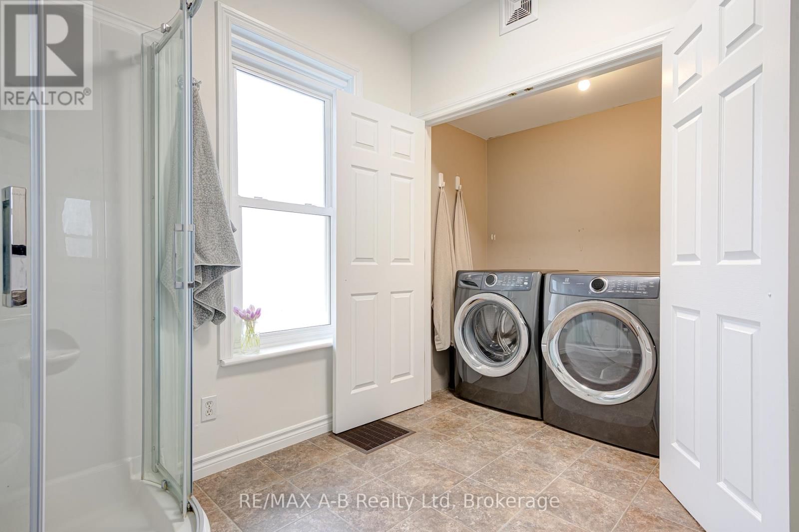 25 ASH STREET Image 25