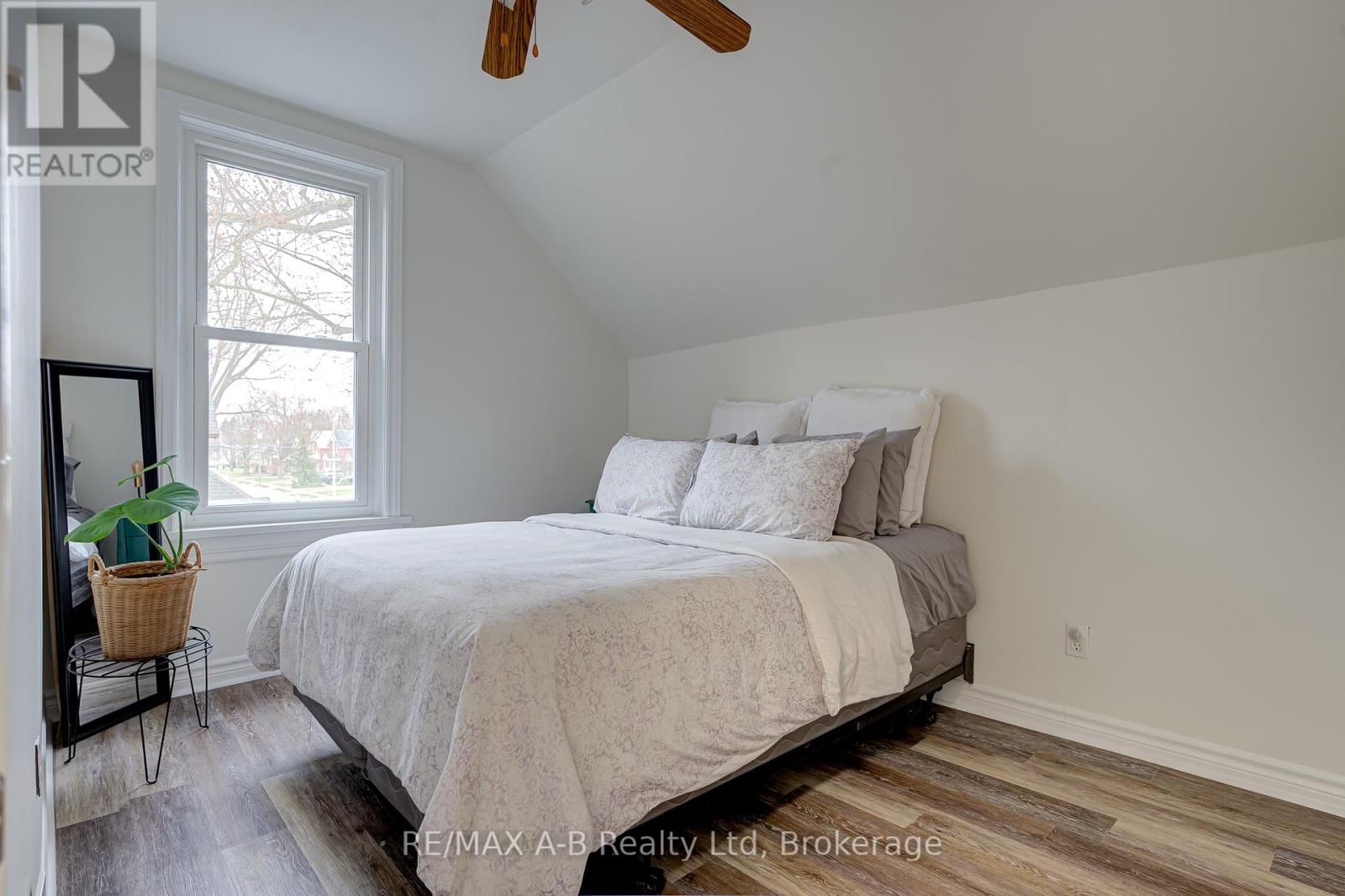 25 ASH STREET Image 26