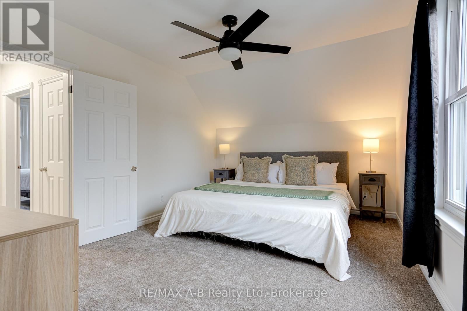 25 ASH STREET Image 30