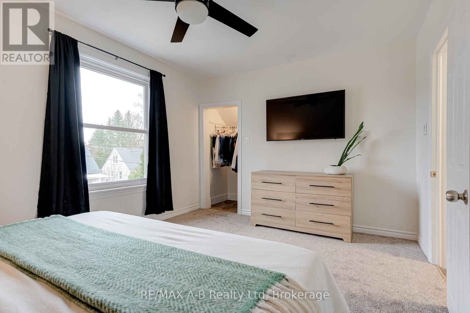 25 ASH STREET Image 31