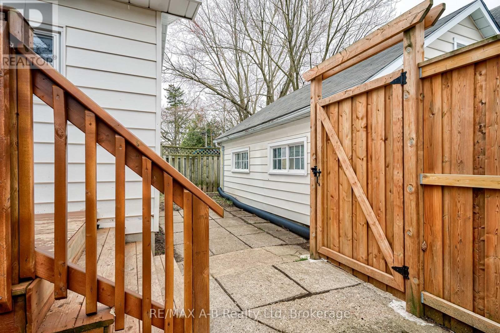 25 ASH STREET Image 36