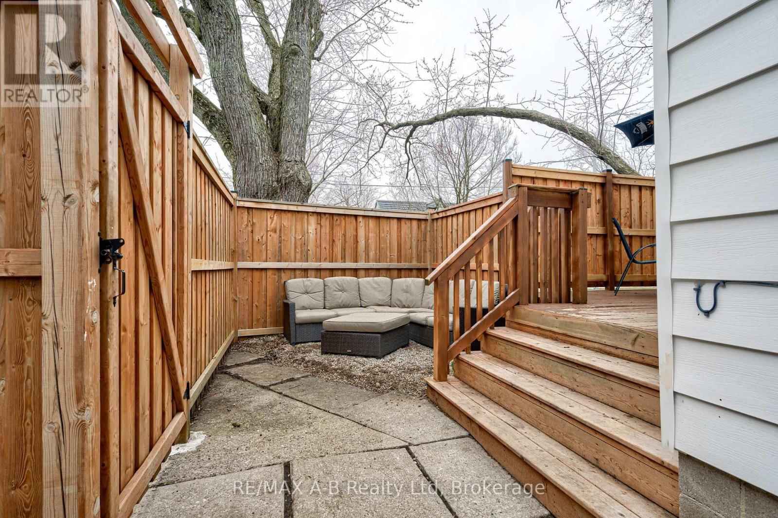 25 ASH STREET Image 37